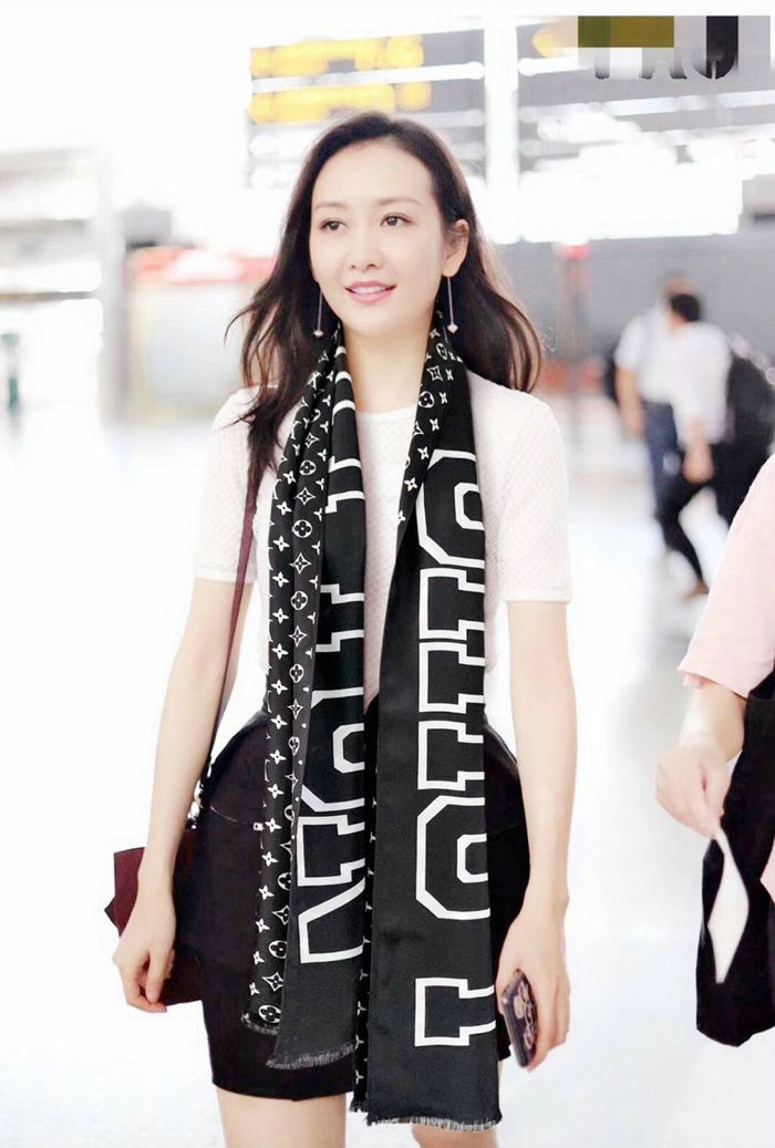 Louis Vuitton Scarf LVS00015